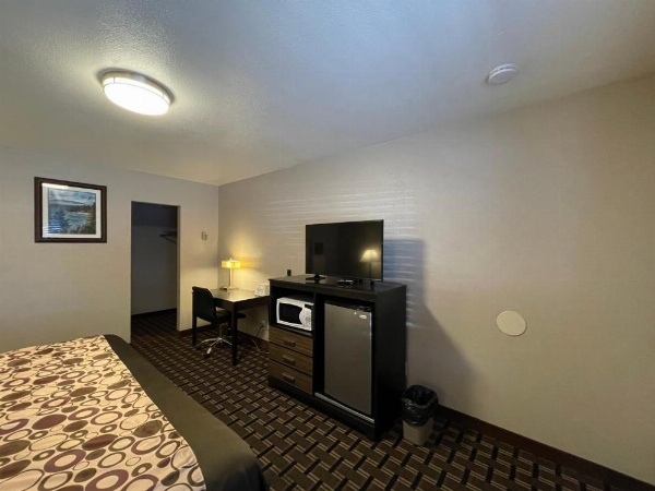 Beverly Lodge image 19