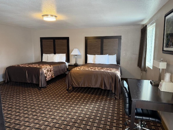 Beverly Lodge image 5