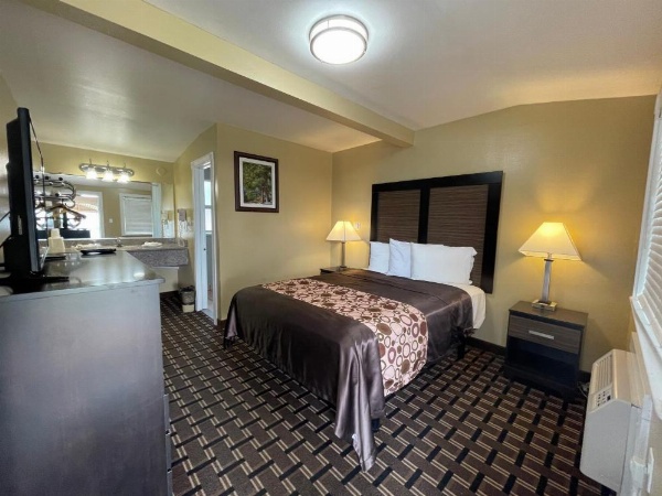 Beverly Lodge image 9